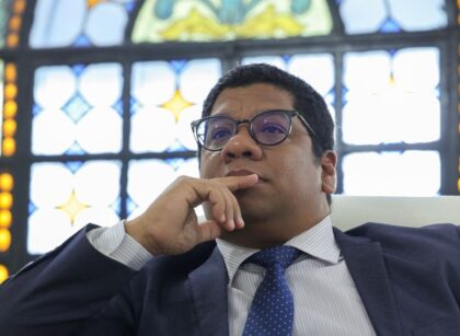 Embaixador de Cuba no Brasil diz que risco de invasão pelos EUA é real e que a ilha está preparada; Trump já falou em “tomar Cuba” e, depois, em acordo sem militares
