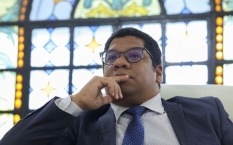 Embaixador de Cuba no Brasil diz que risco de invasão pelos EUA é real e que a ilha está preparada; Trump já falou em “tomar Cuba” e, depois, em acordo sem militares