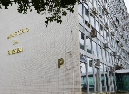 Fim do terceiro mandato de Lula: CNI corta previsão do PIB para 1,6%, vê inflação acima do teto da meta e dívida pública saltando para 83,7% do PIB