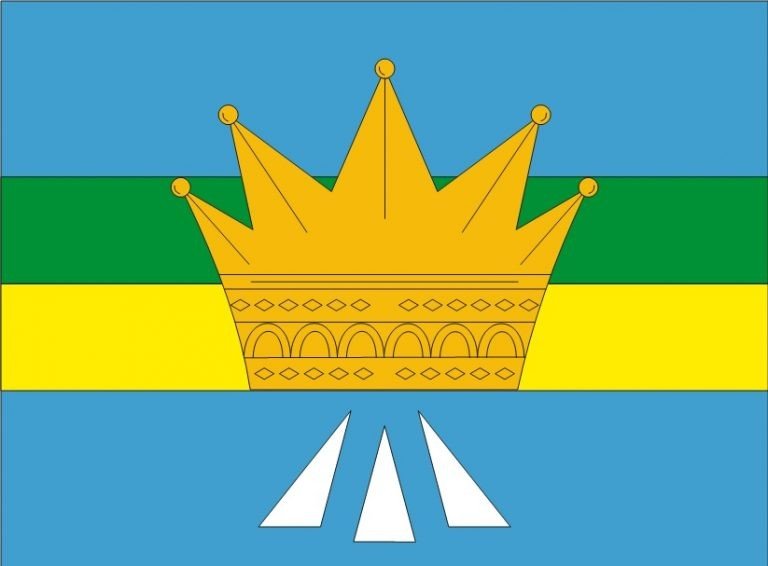 Bandeira de Formosa: faixas azul, verde, amarela e azul, com uma coroa dourada ao centro e três raios brancos abaixo dela